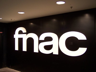 logo-retailer-fnac-darty